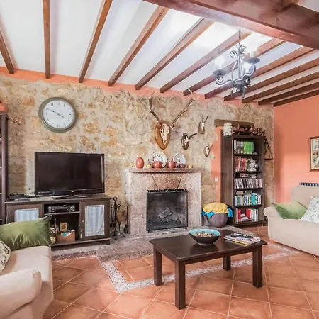 Σπίτι διακοπών Gorgeous In Regueras With Kitchen *
