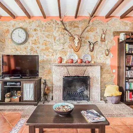 Σπίτι διακοπών Gorgeous In Regueras With Kitchen *