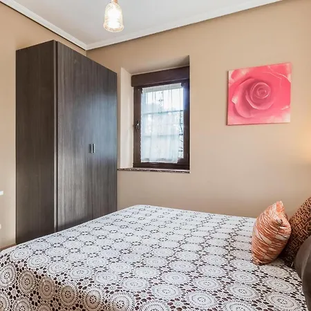 Gorgeous In Regueras With Kitchen * Santullano (Les Regueres)